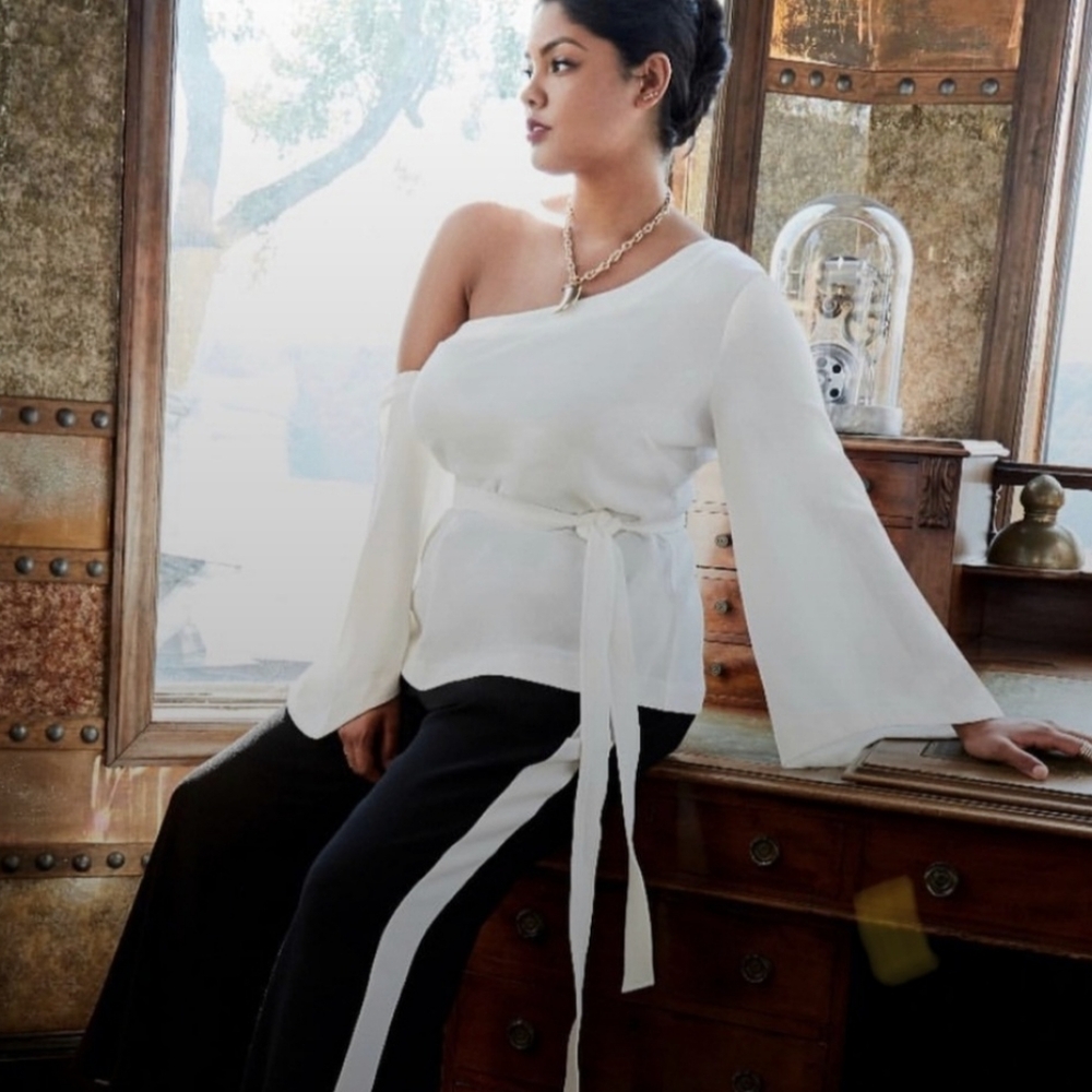 NWT Rachel Roy- Ivory one shoulder long sleeve